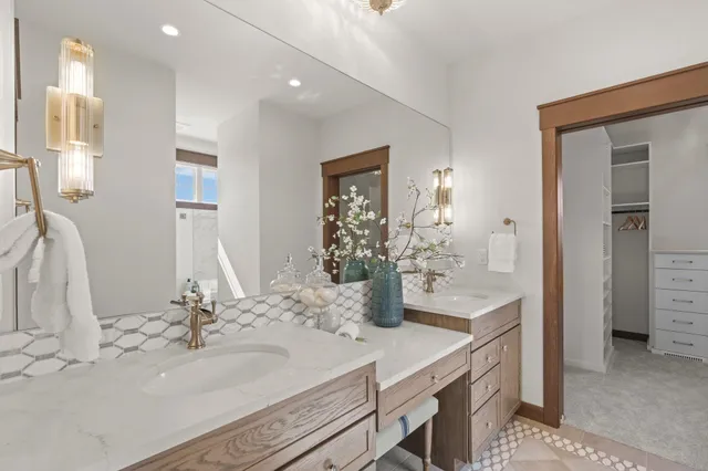 $1,250,000 | 3327 Colton Sun Prairie, Sun Prairie, WI 53590