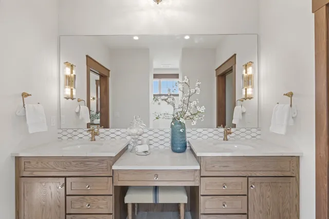 $1,250,000 | 3327 Colton Sun Prairie, Sun Prairie, WI 53590