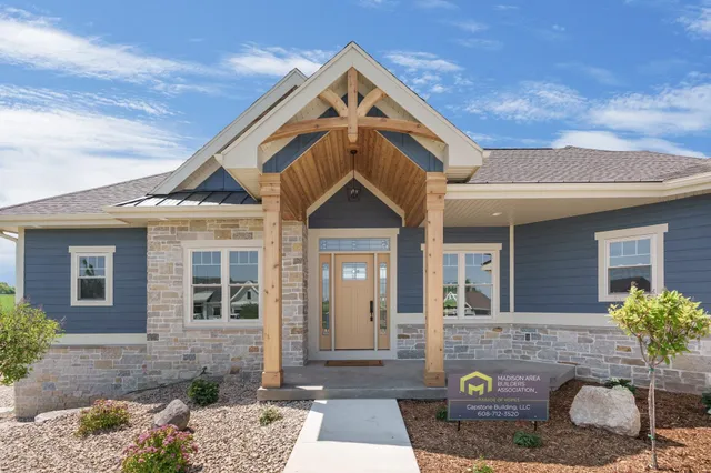 $1,250,000 | 3327 Colton Sun Prairie, Sun Prairie, WI 53590