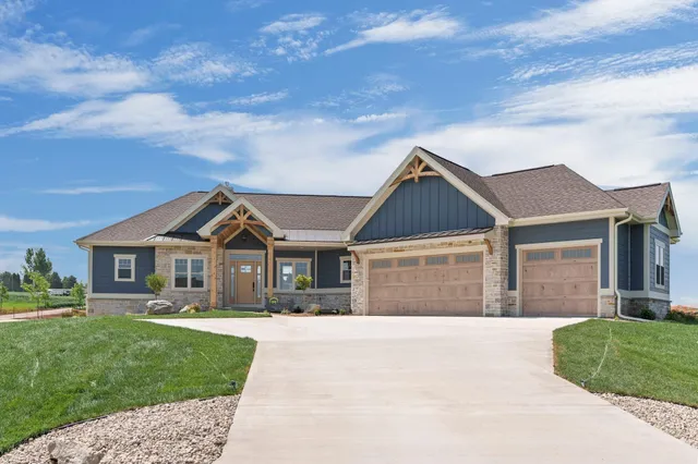 $1,250,000 | 3327 Colton Sun Prairie, Sun Prairie, WI 53590