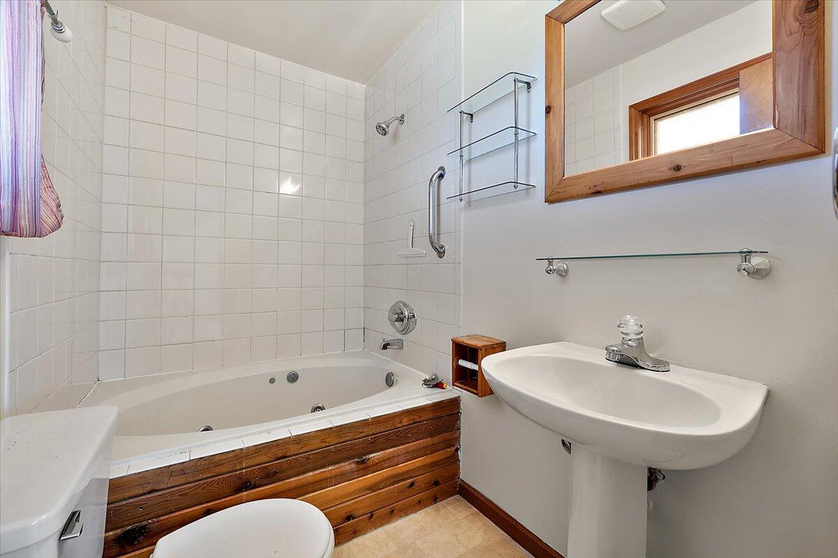 16465 28 Mile Road Ray, MI 48096 - Photo 22 of 48 38-16465 28 Mile-25