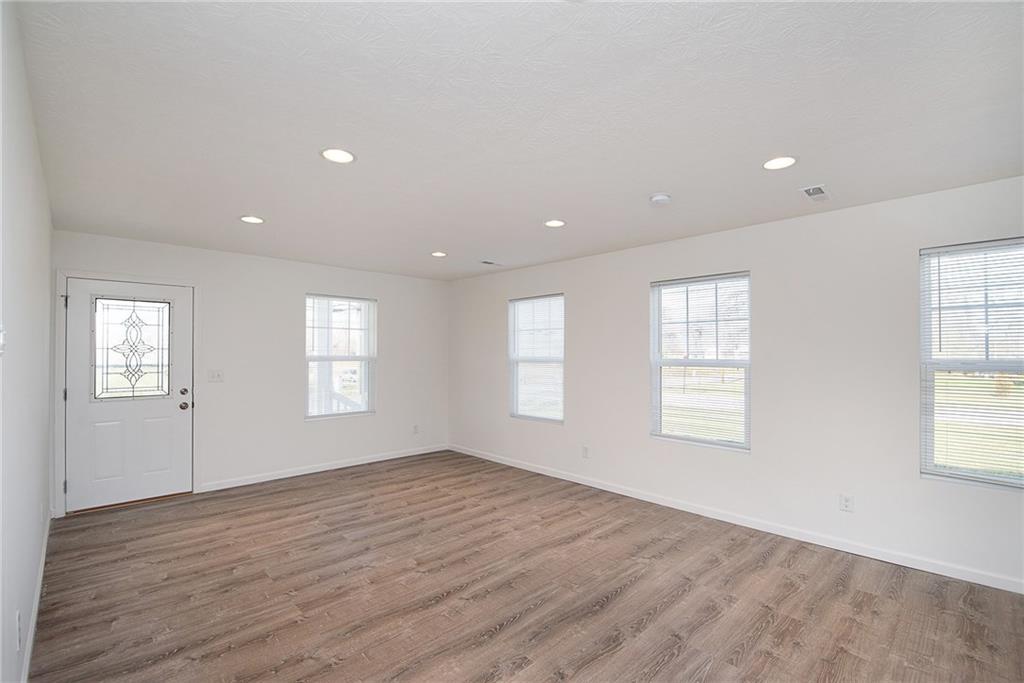 7001 Hickory Road Indianapolis, IN 46259 - Photo 11 of 25 Gallery Image 11