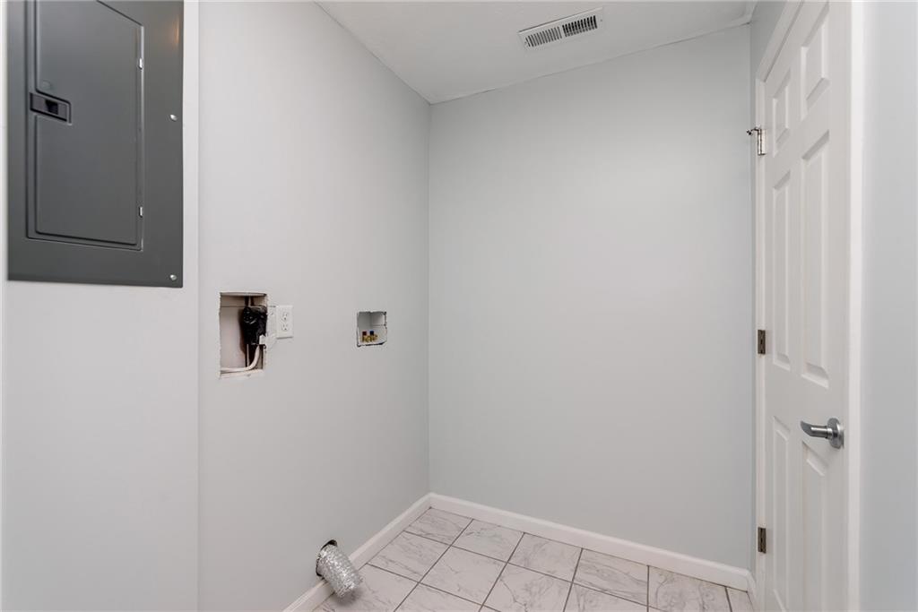 7001 Hickory Road Indianapolis, IN 46259 - Photo 12 of 25 Gallery Image 12