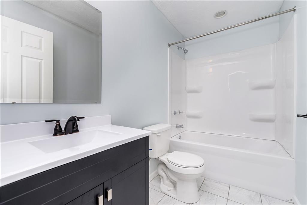 7001 Hickory Road Indianapolis, IN 46259 - Photo 15 of 25 Gallery Image 15