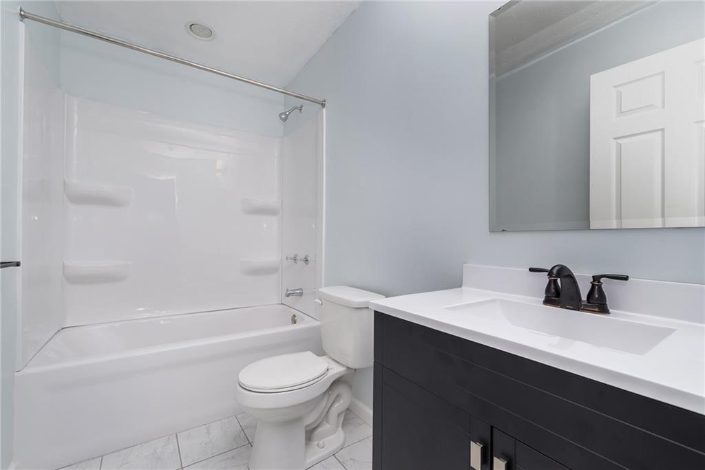 7001 Hickory Road Indianapolis, IN 46259 - Photo 18 of 25 Gallery Image 18