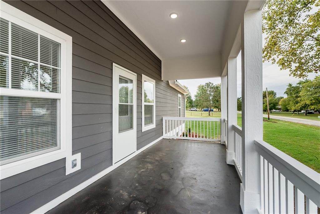 7001 Hickory Road Indianapolis, IN 46259 - Photo 4 of 25 Gallery Image 4