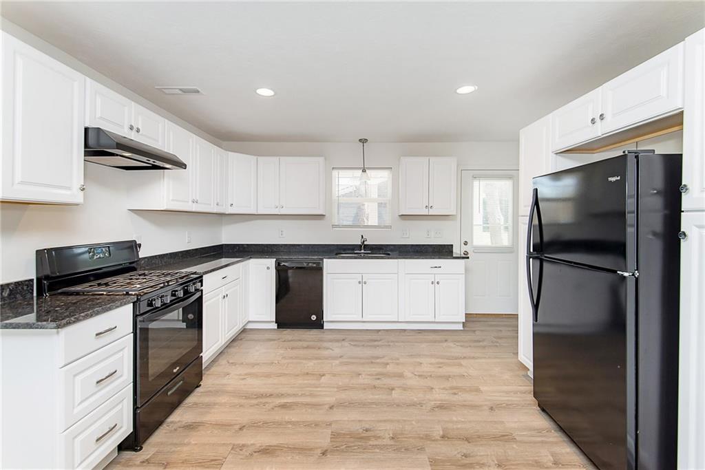 7001 Hickory Road Indianapolis, IN 46259 - Photo 6 of 25 Gallery Image 6