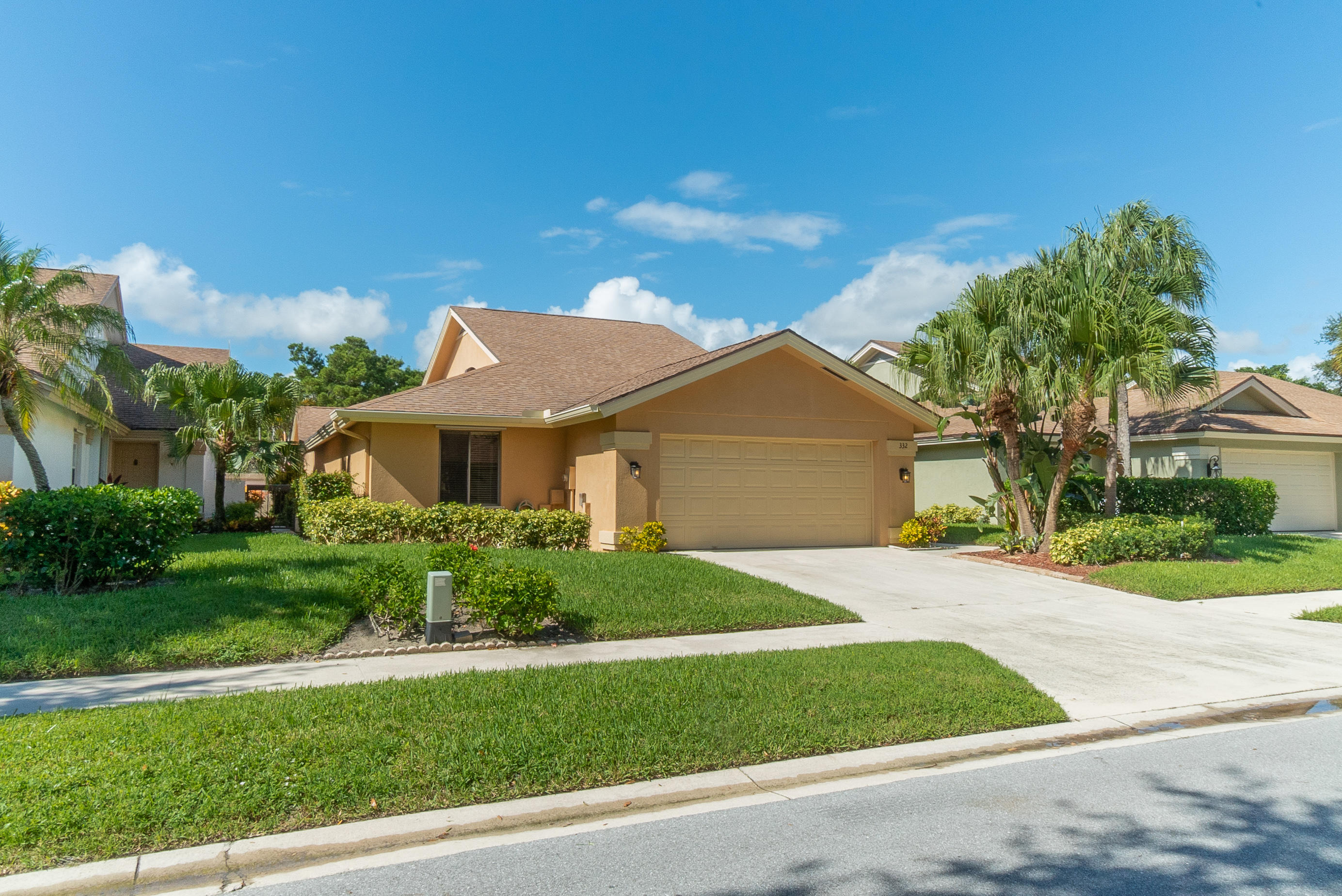 332 Ridge Road Jupiter, FL 33477 - Photo 1 of 30 Front of House