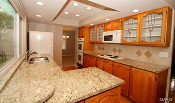 744 Agean Way Ballwin, MO 63011 - Photo 5 of 26