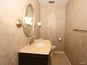 744 Agean Way Ballwin, MO 63011 - Photo 8 of 26