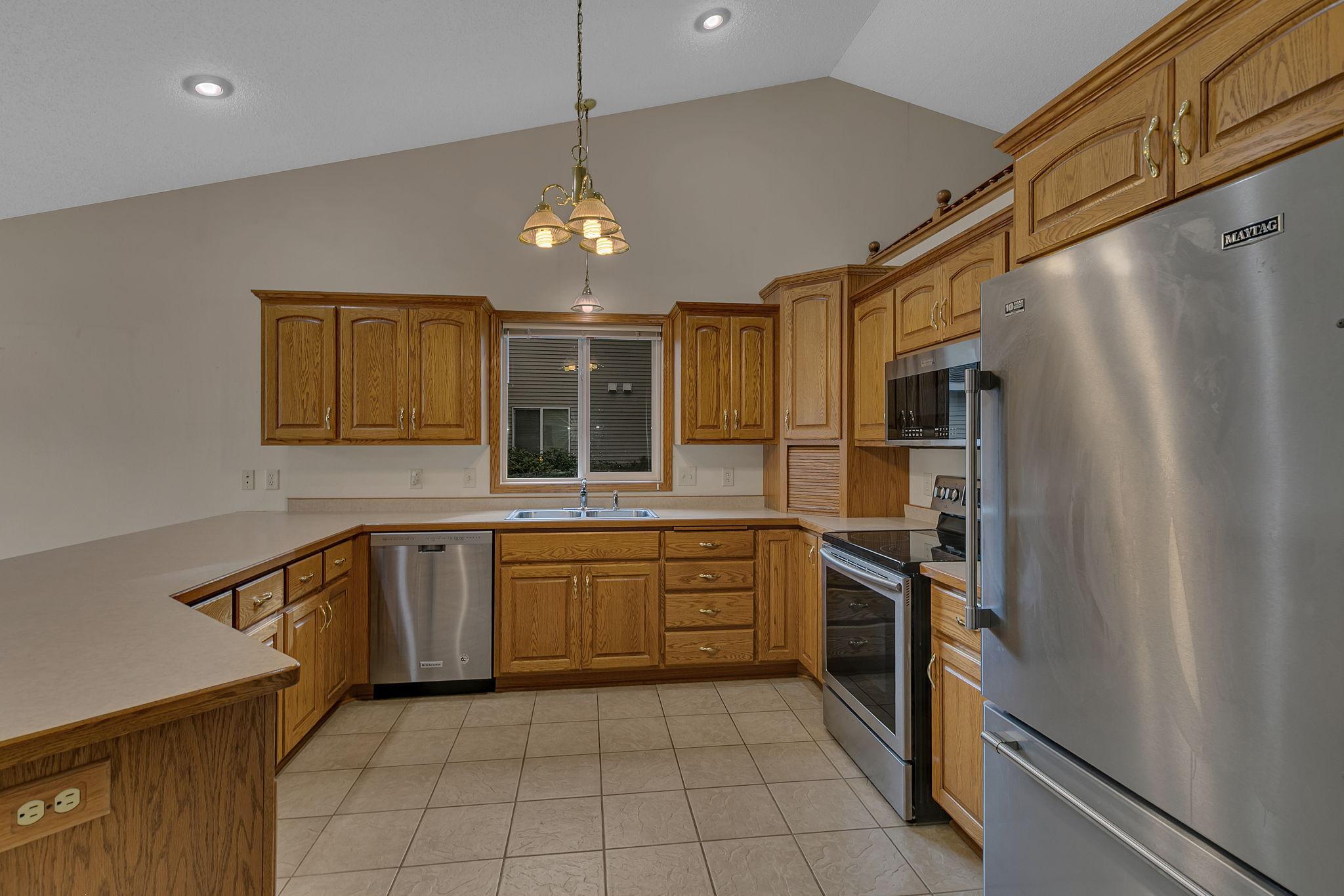 1812 Maple Lane St. Cloud, MN 56304 - Photo 5 of 26