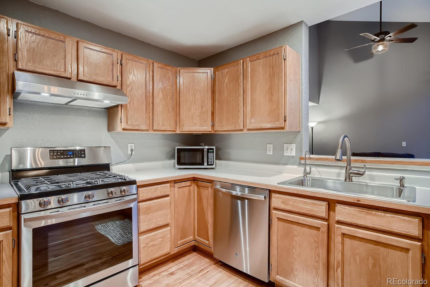 9735 Bucknell Way Highlands Ranch, CO 80129 - Photo 12 of 40 Gallery Image 12
