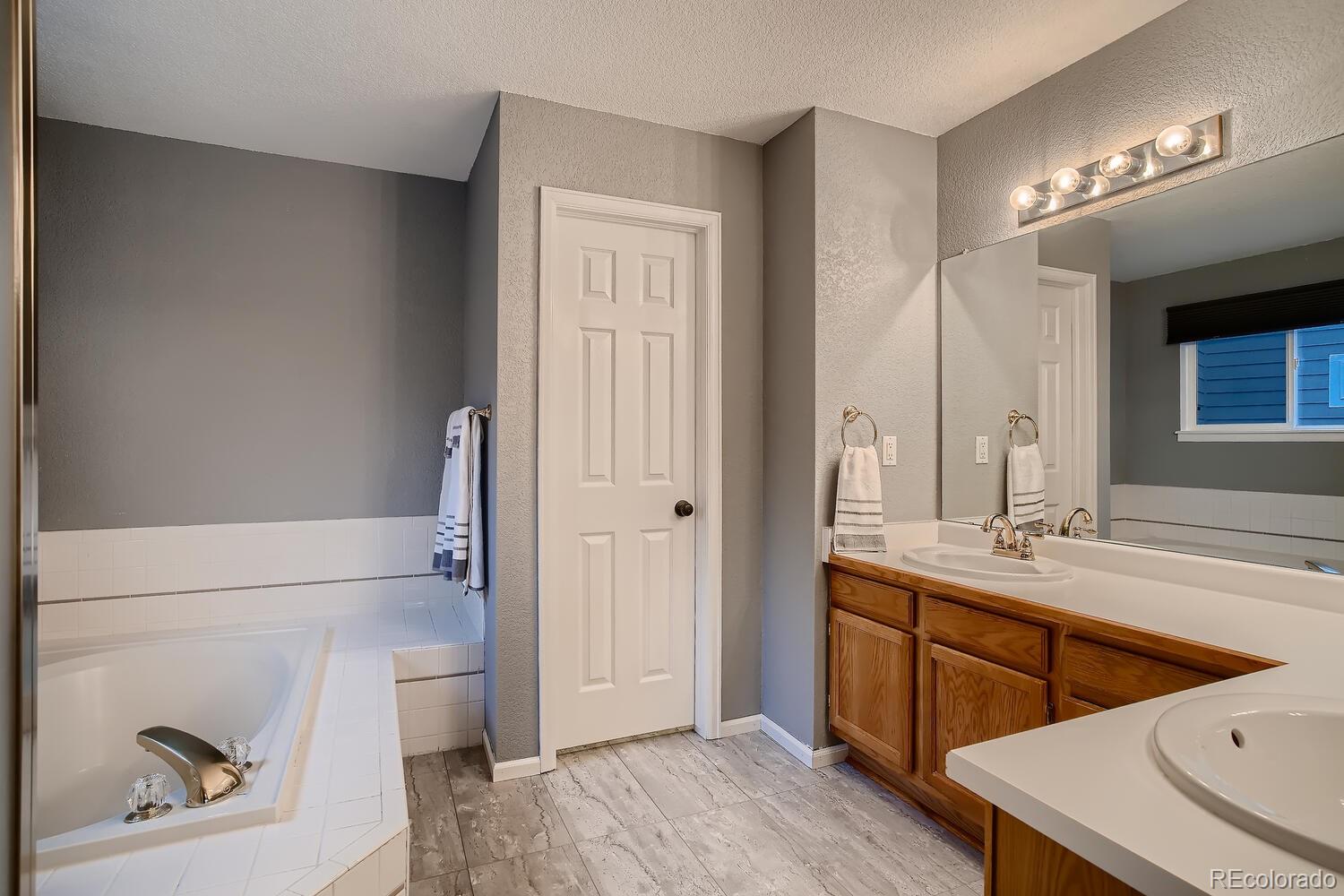 9735 Bucknell Way Highlands Ranch, CO 80129 - Photo 26 of 40 Gallery Image 26