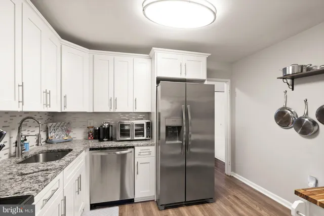 $2,700 | 9728 Kingsbridge Drive, Unit 302, Fairfax, VA 22031