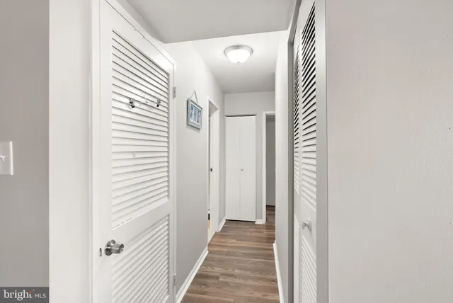 $2,700 | 9728 Kingsbridge Drive, Unit 302, Fairfax, VA 22031