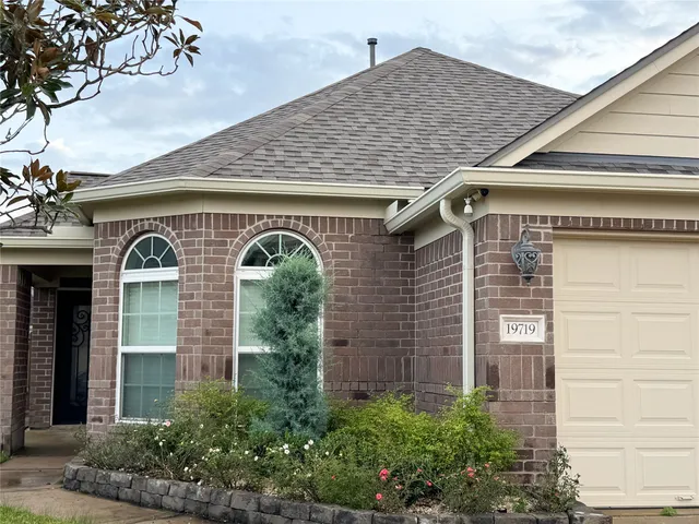 $2,100 | 19719 Allenwick Hills Court, Cypress, TX 77429