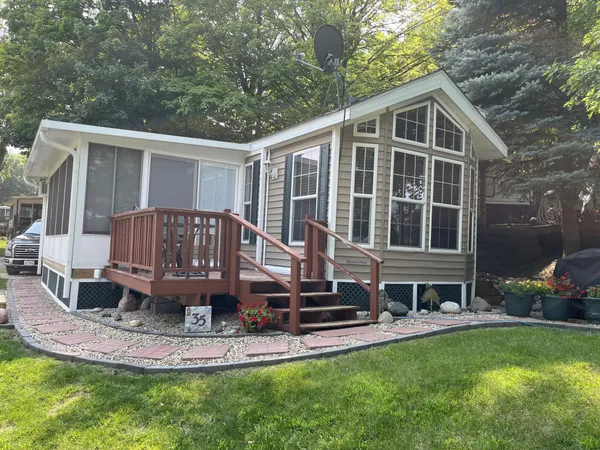 $158,500 | 2221 Reubens Lane Southwest, Unit 35, Farwell, MN 56327