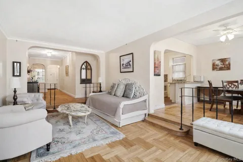 $349,998 | 601 Pelham Parkway North, Unit 106 | Bronxwood