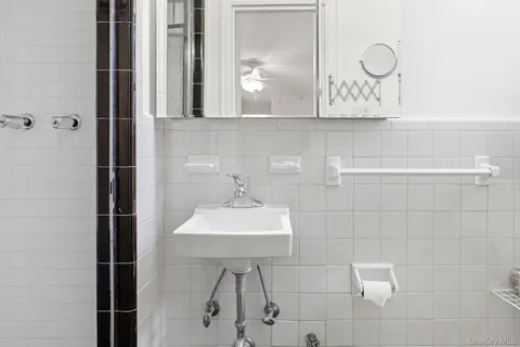 $349,998 | 601 Pelham Parkway North, Unit 106 | Bronxwood
