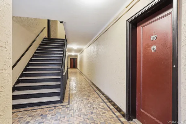$349,998 | 601 Pelham Parkway North, Unit 106 | Bronxwood