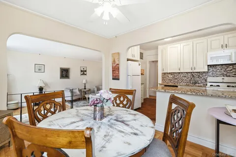 $349,998 | 601 Pelham Parkway North, Unit 106 | Bronxwood