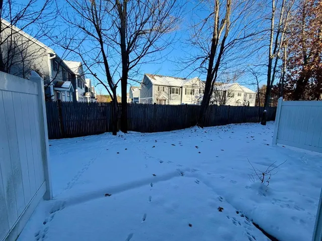 $2,900 | 75 Deerwood Drive, Unit D, Nashua, NH 03063