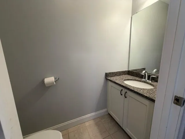 $2,900 | 75 Deerwood Drive, Unit D, Nashua, NH 03063