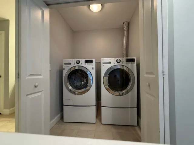 $2,900 | 75 Deerwood Drive, Unit D, Nashua, NH 03063