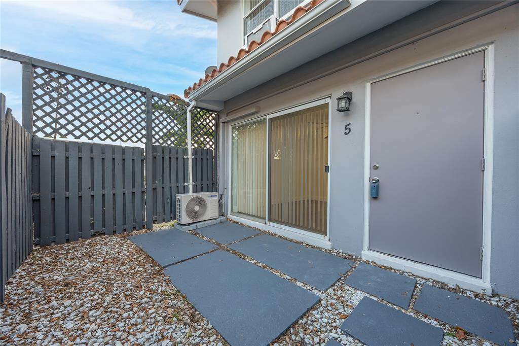 1801 Northeast 56th Street, Unit 5 Fort Lauderdale, FL 33308 - Photo 18 of 22 a view of a balcony