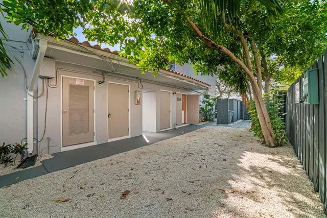 $1,649 | 1801 Northeast 56th Street, Unit 5, Fort Lauderdale, FL 33308