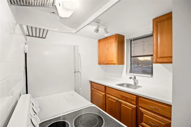 $1,649 | 1801 Northeast 56th Street, Unit 5, Fort Lauderdale, FL 33308