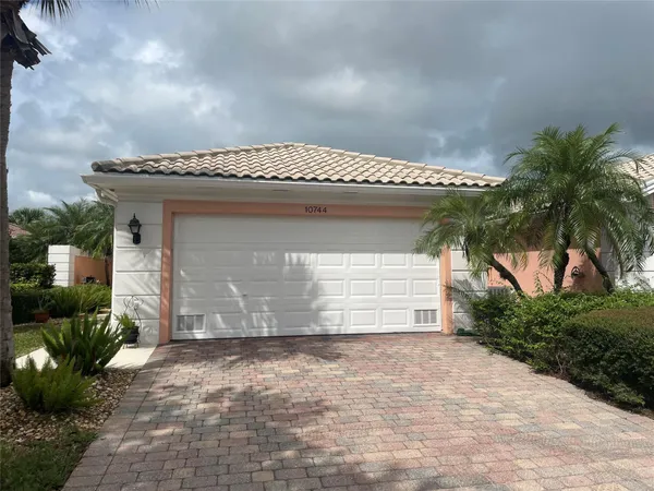 $2,800 | 10744 Southwest Elsinore Drive, Port St. Lucie, FL 34987