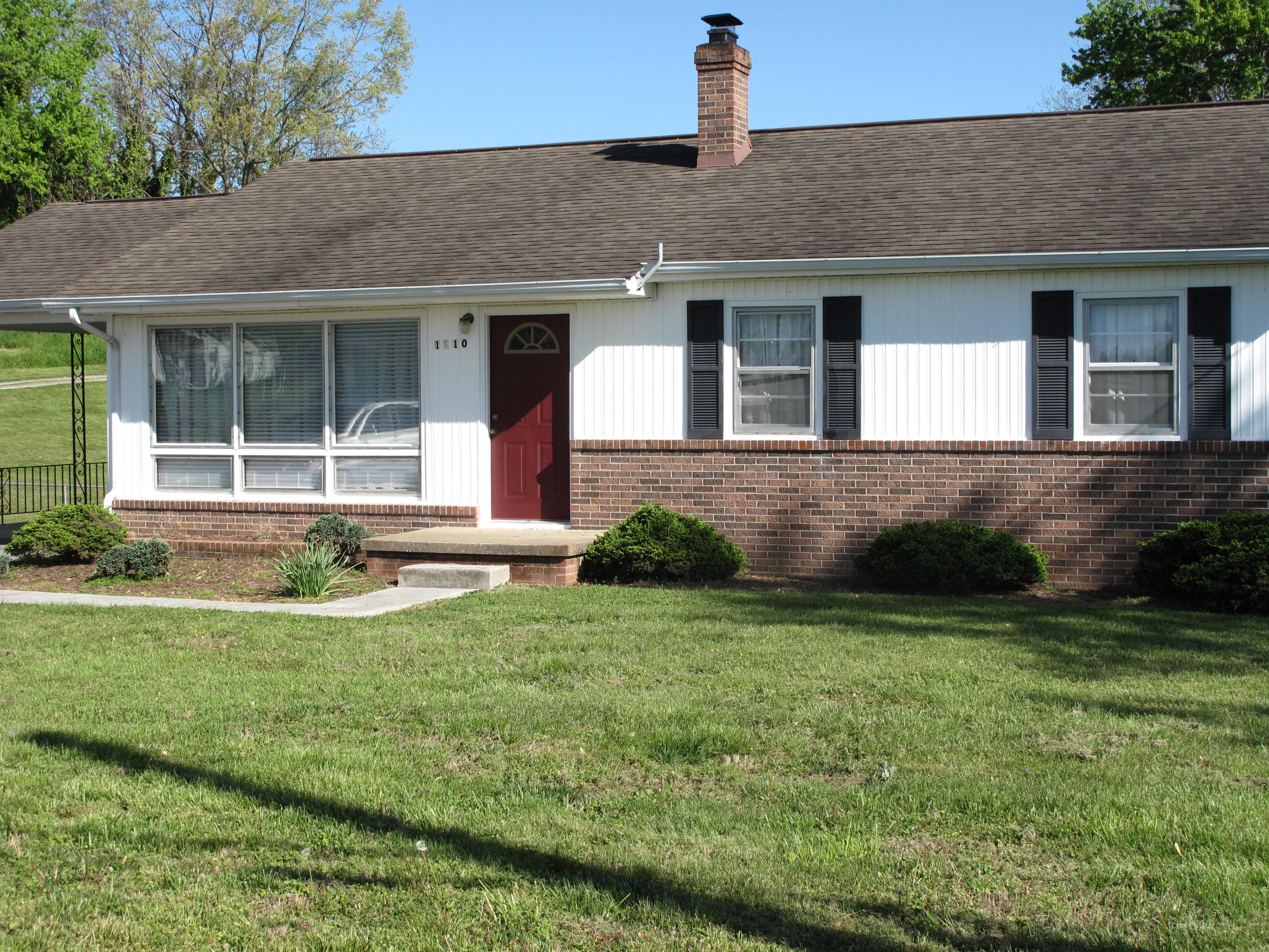 1910 Loop Road La Follette, TN 37766 - Photo 2 of 39 IMG_1969