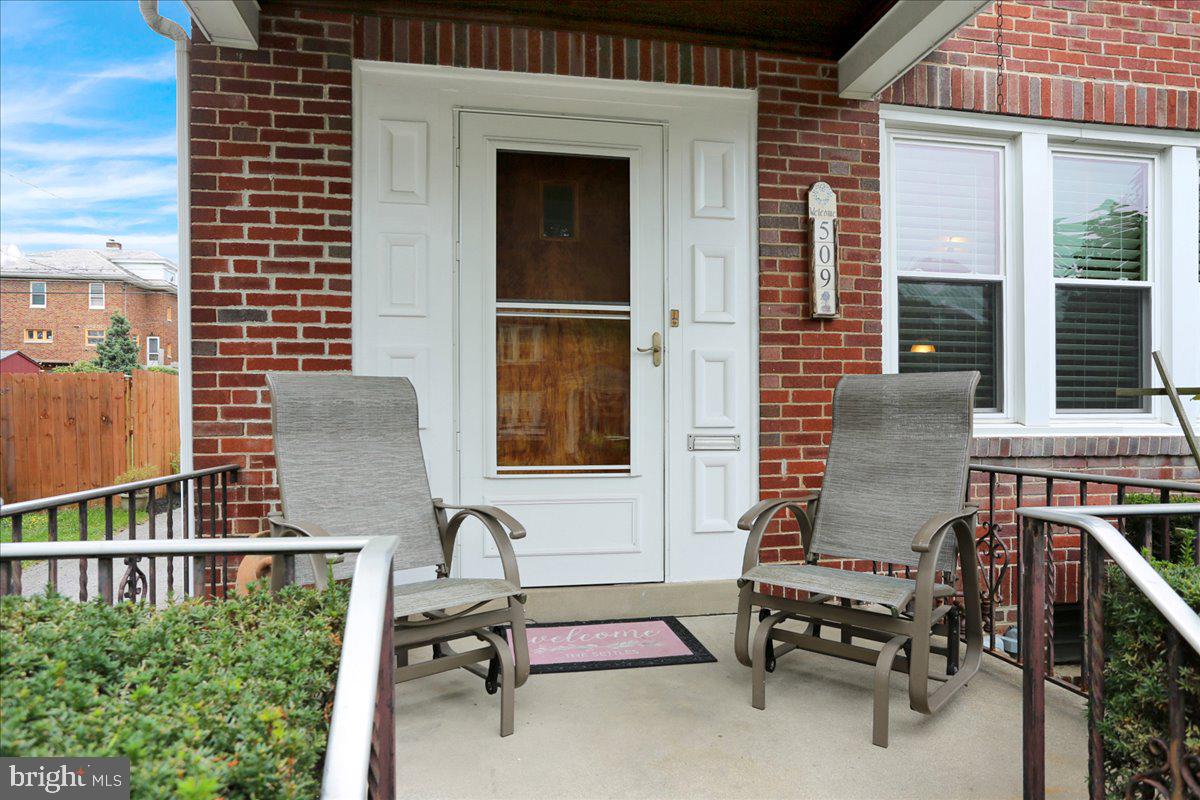 Fantastic front porch community.