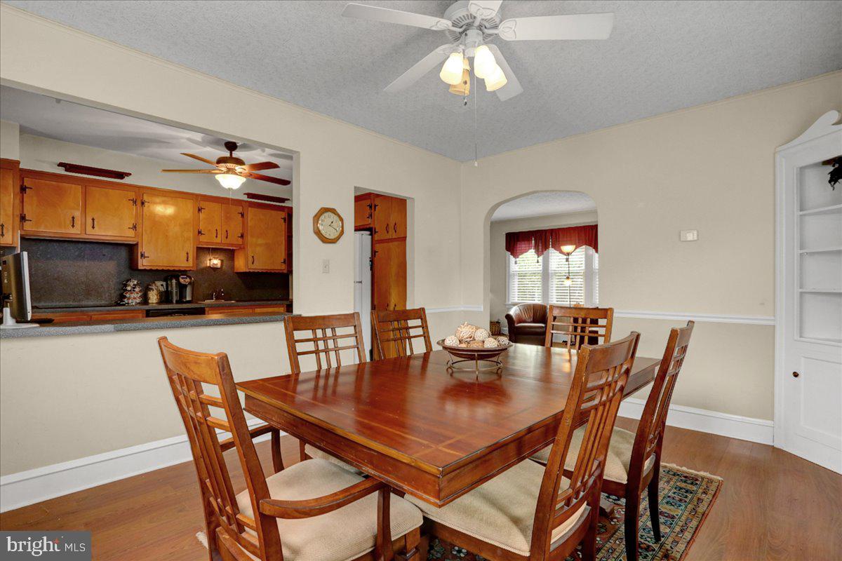 509 March Street Reading, PA 19607 - Photo 8 of 25 Open to kitchen for easy entertaining