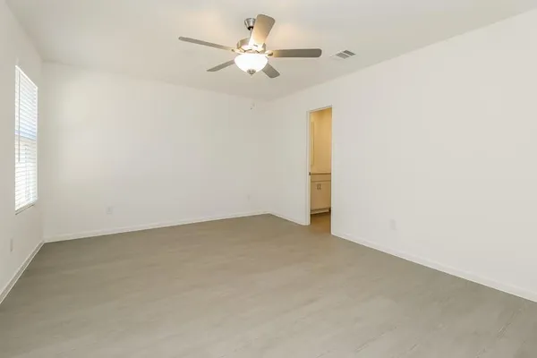 $2,275 | 2744 Ctr Crk Lane, Fort Worth, TX 76108