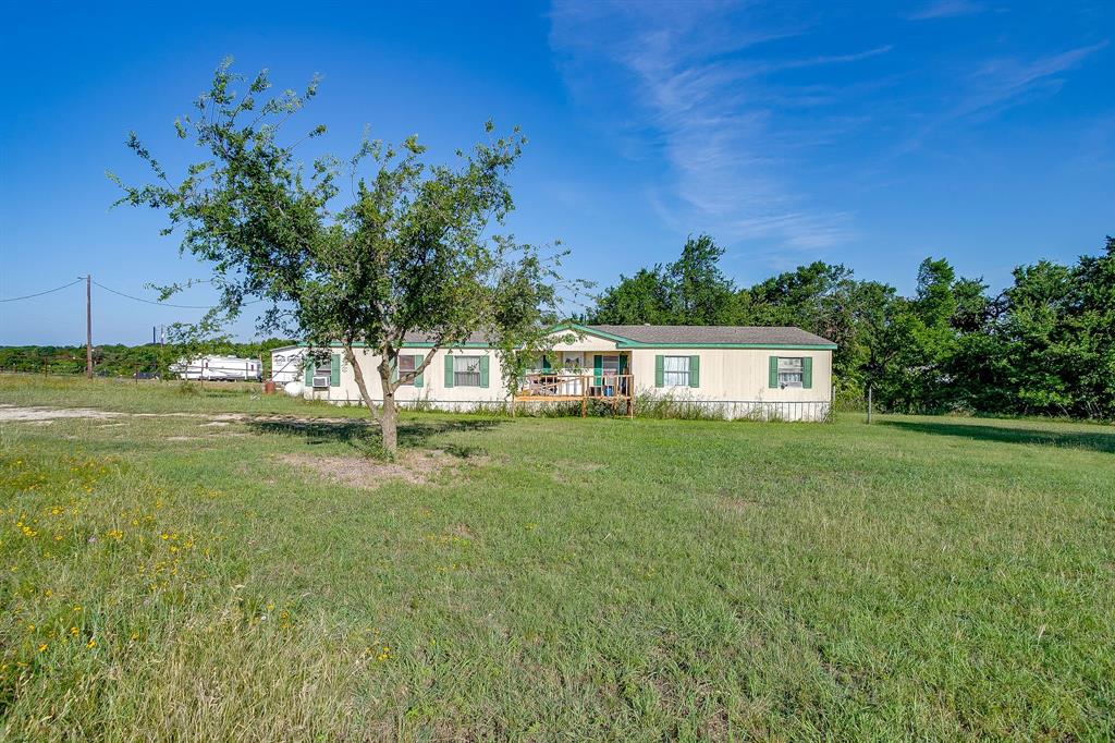 127 Lelon Lane Springtown, TX 76082 - Photo 6 of 31