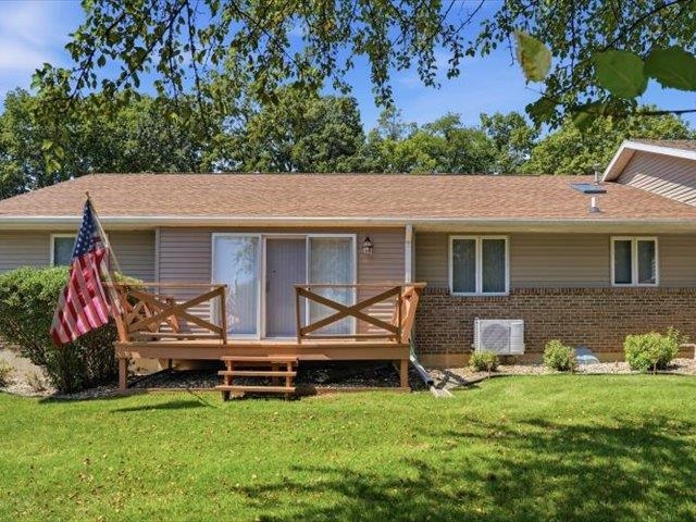 801 Quail Ridge Drive Freeport, IL 61032 - Photo 3 of 19 Gallery Image 3