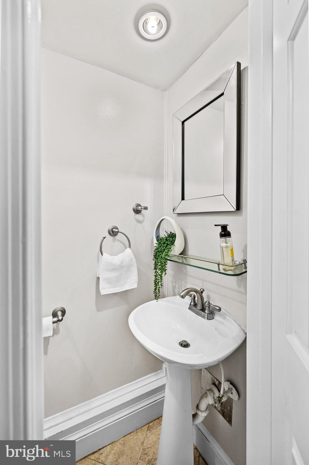 644 E Street Southeast Washington, DC 20003 - Photo 30 of 36