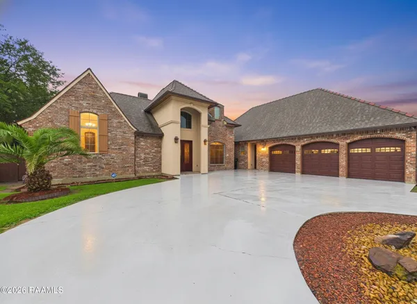 $540,000 | 2406 Belle Ruelle Street, New Iberia, LA 70563
