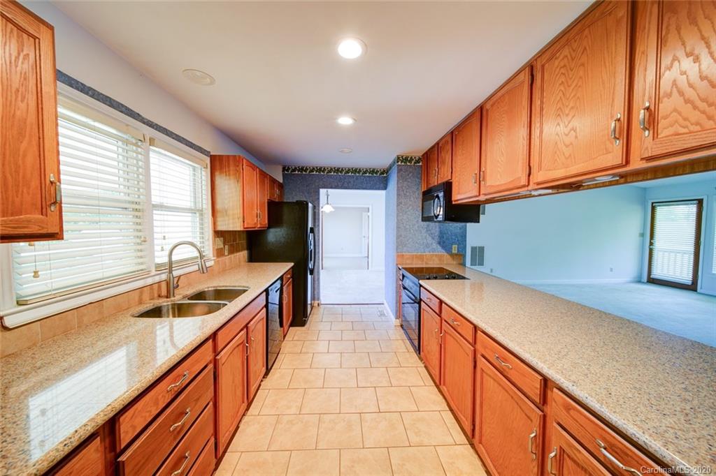 14024 Thompson Road Mint Hill, NC 28227 - Photo 10 of 47 Gallery Image 10