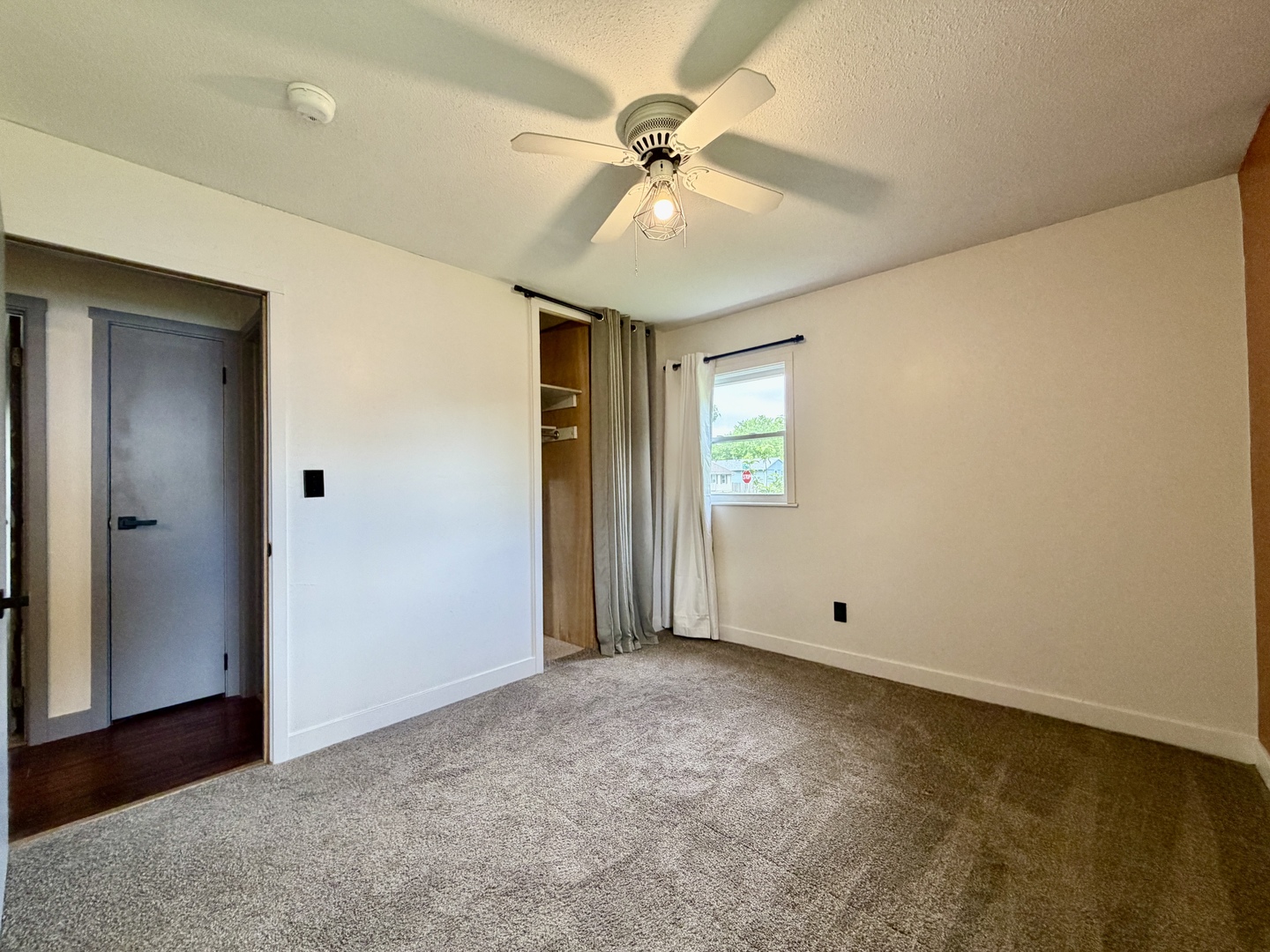 1612 Middle Road Camanche, IA 52730 - Photo 7 of 20