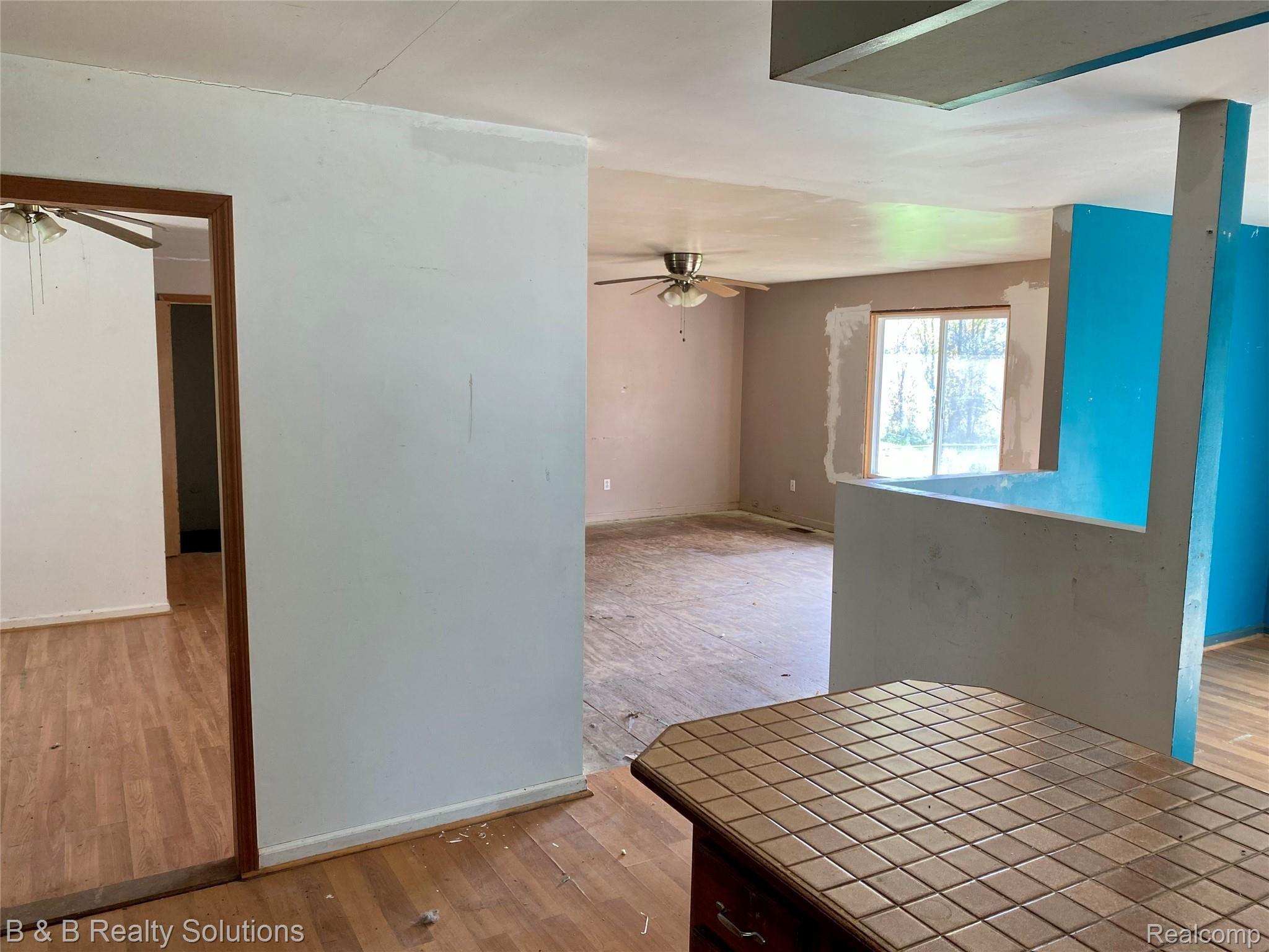 8274 Edward Road Fostoria, MI 48435 - Photo 5 of 23 IMG_4743.jpg