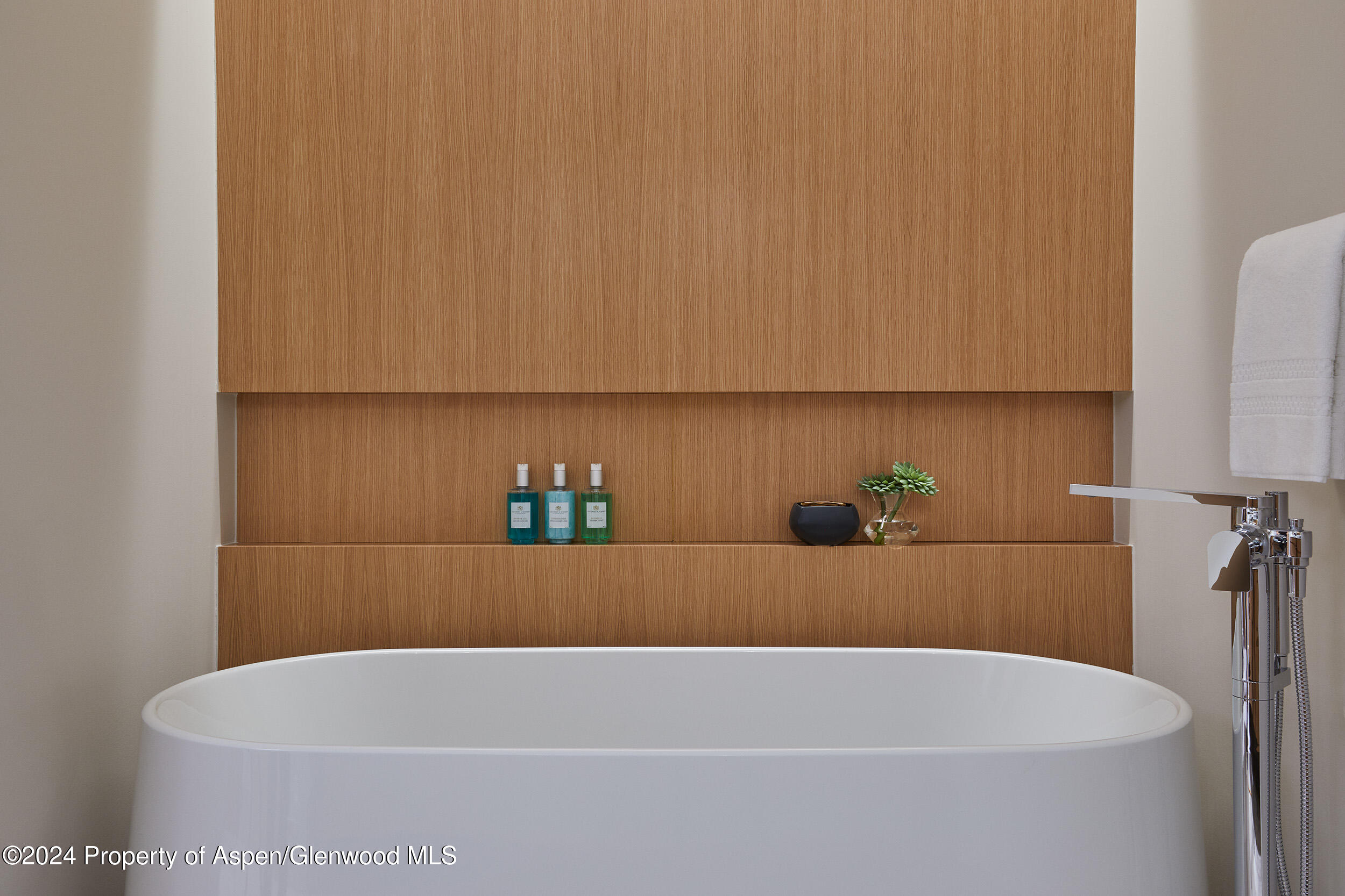 77 Wood Road, Unit 30605 Snowmass Village, CO 81615 - Photo 11 of 22 OSRC_306E_bathroom2_WEB_LOWRES_0566