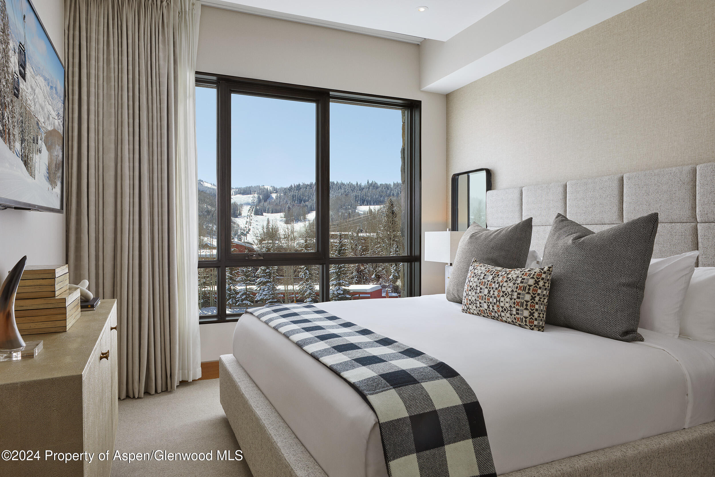 77 Wood Road, Unit 30605 Snowmass Village, CO 81615 - Photo 6 of 22 OSRC_306E_masterbedrm_WEB_LOWRES_0575