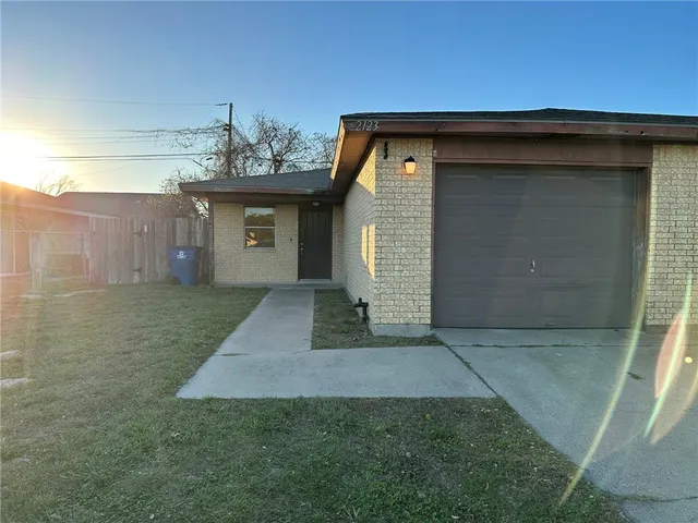 $1,150 | 2123 Zephyr Circle, Ingleside, TX 78362