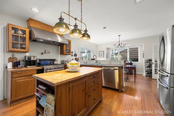 $795,000 | 710 Kenilworth Avenue, Glen Ellyn, IL 60137