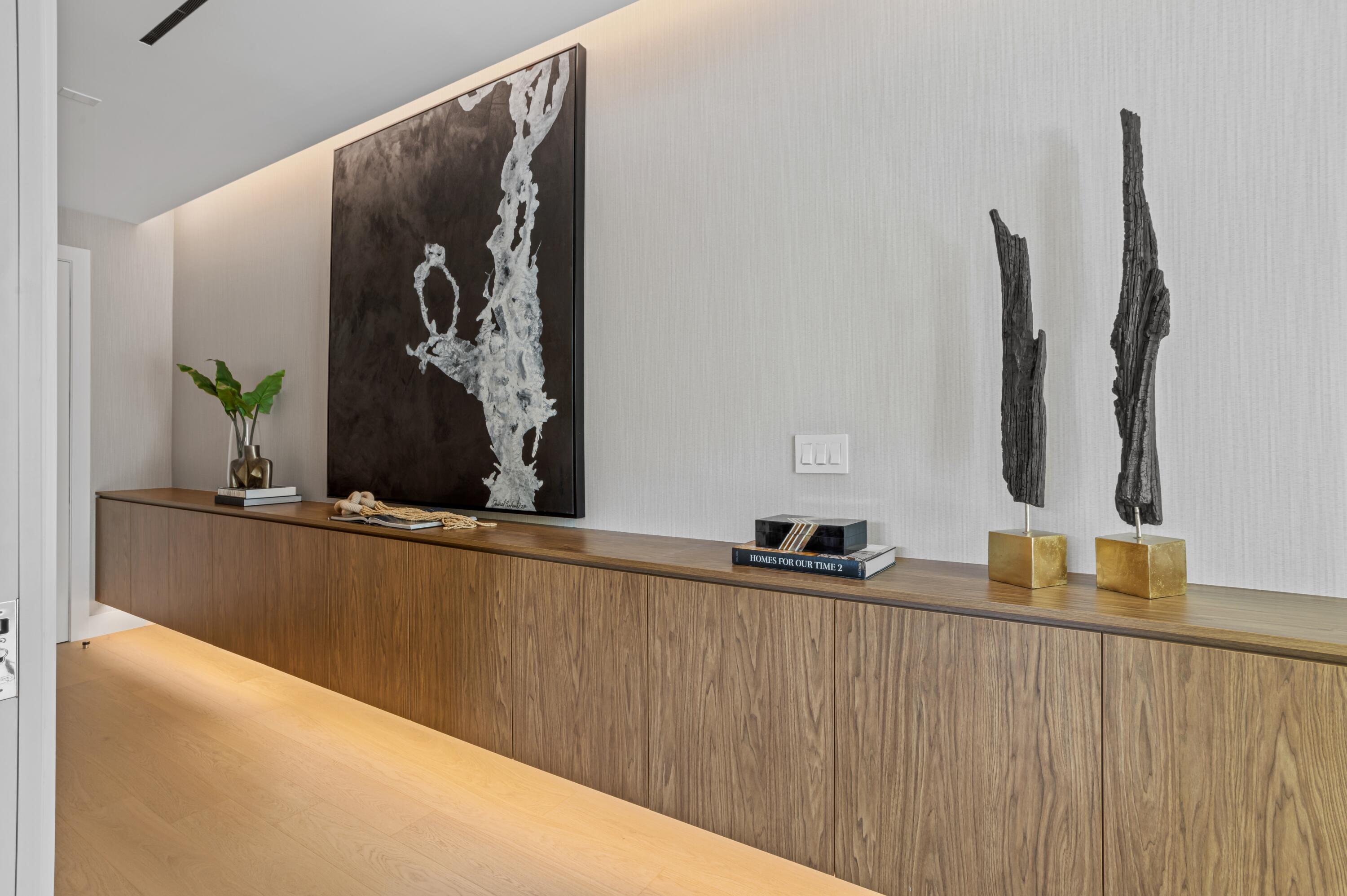 754 Oleander Street Boca Raton, FL 33486 - Photo 17 of 41 a view of a mirror and cabinets