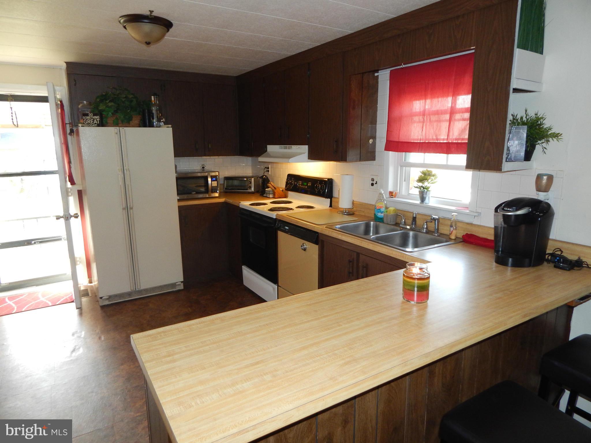 8451 Kenton Road Pasadena, MD 21122 - Photo 6 of 19 Kitchen