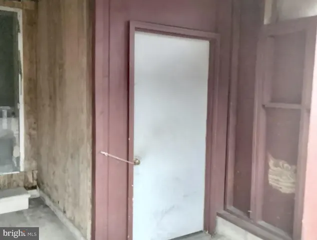 $249,900 | 302 Jersey Avenue, Gloucester City, NJ 08030